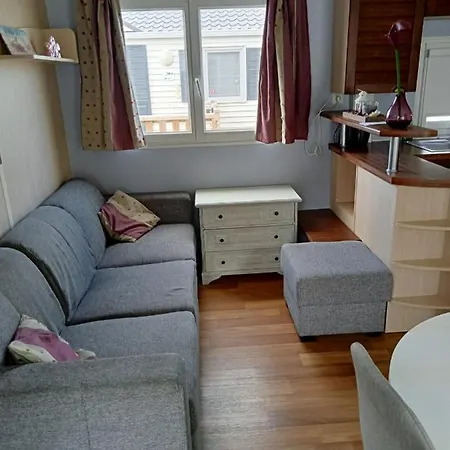 Stacaravan Met Eigen Terras En Tuin 6personen Bredene