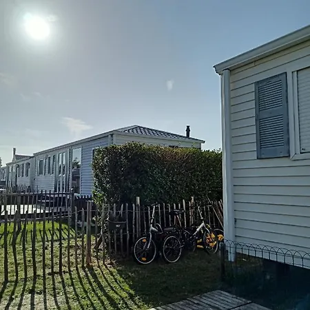 Stacaravan Met Eigen Terras En Tuin 6personen * Bredene